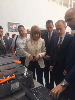 Фандъкова: "През октомври очакваме в София да пристигнат първите от 20-те електробуса"