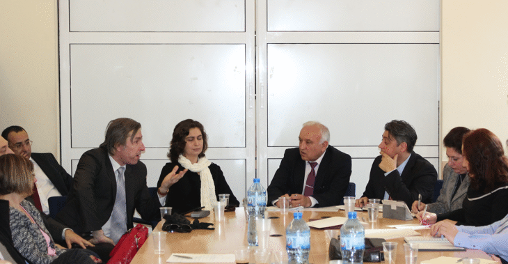 Мон Срещна Бизнеса И Науката В Икт Сферата