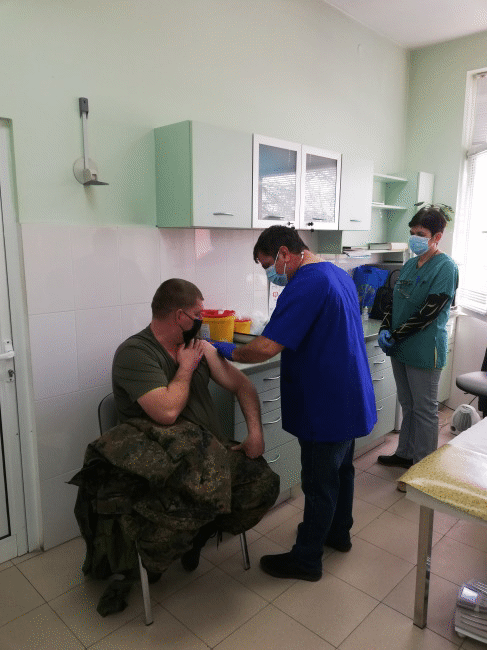 Започна имунизацията на военнослужещите срещу КОВИД-19