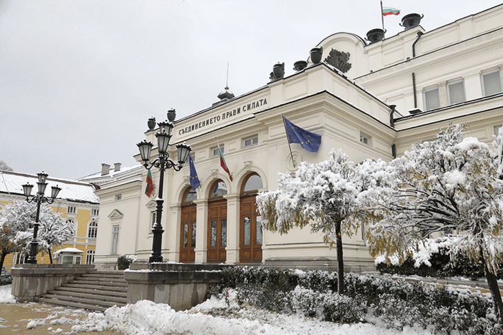 Председателят на Народното събрание Никола Минчев свиква извънредно заседание на парламента на 1 март 2022 г.