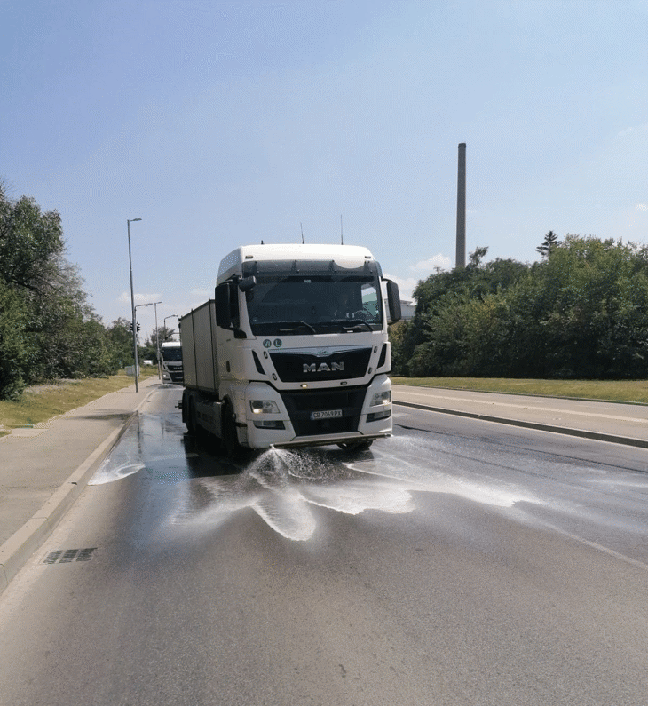 Поради горещото време ще се извърши допълнително миене на улици и булеварди в София