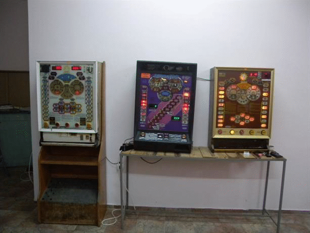Нелегална зала за хазартни игри бе открита от антимафиоти във Варна