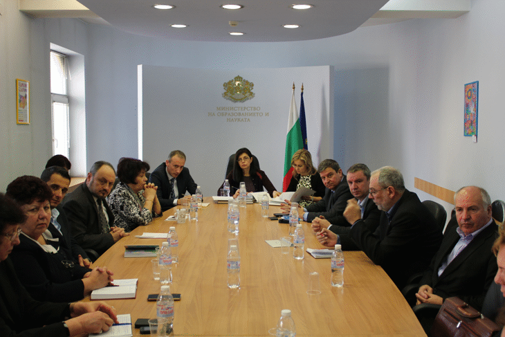 Вицепремиерът Кунева Проведе Среща С Отрасловия Съвет Към Мон