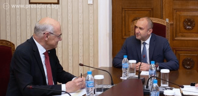Румен Радев: Натрупаните проблеми в енергетиката създават сериозни рискове за сектора, икономиката и хората
