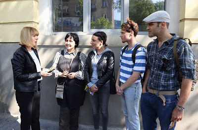 Съвместна инициатива дава отстъпка от 50% на билет за спектакъл на Младежкия театър на притежателите на абонаментна карта за градския транспорт