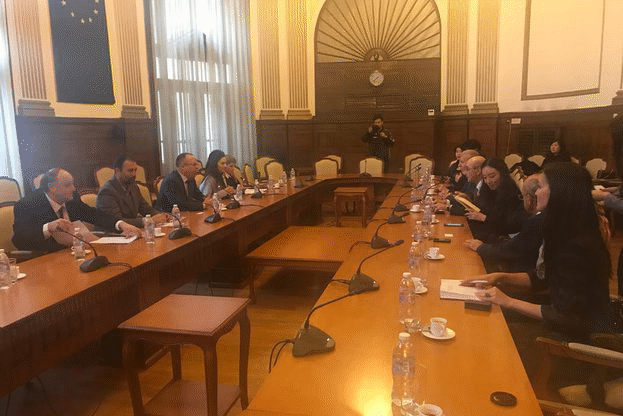 Министър Порожанов се срещна с китайска делегация от  международната търговска палата „Пътят на коприната“