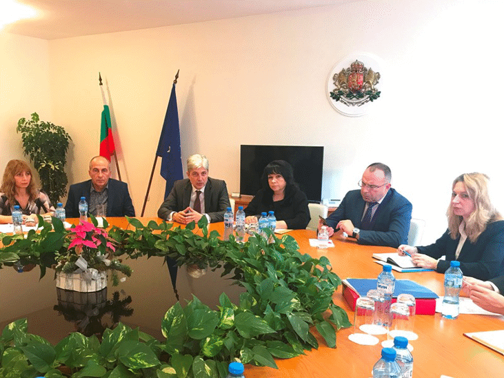 Основен приоритет на правителството е здравето на хората