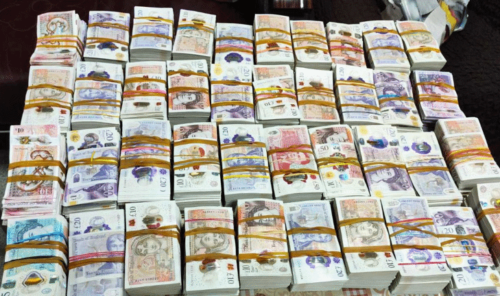 Митническите служители от ТД Митница Русе откриха 225 000 британски и шотландски лири в товарен автомобил