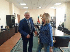 Омбудсманът Мая Манолова и здравният министър Кирил Ананиев обсъдиха оздравителния план за болницата във Враца