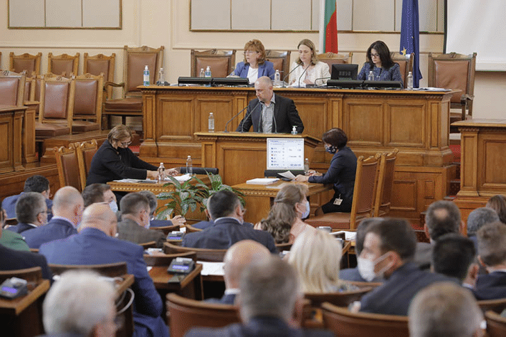 Парламентът прие на второ четене промените в бюджета на Националната здравноосигурителна каса (НЗОК) за 2021 г.