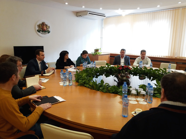 Държавните енергийни дружества изпълняват ангажиментите си за осигуряване на електроенергия за свободния пазар