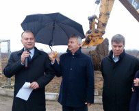 Заместник-министър Любен Петров направи символична първа копка на швейцарски завод в гр. Монтана