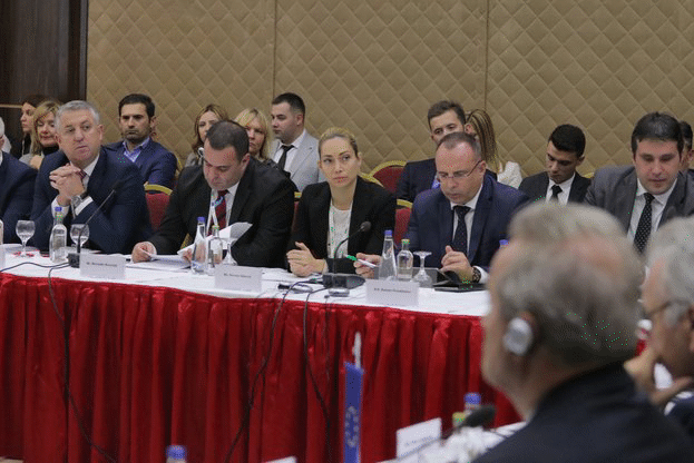 Министър Порожанов: Основната цел е поддържане  на конкурентоспособен и устойчив отрасъл