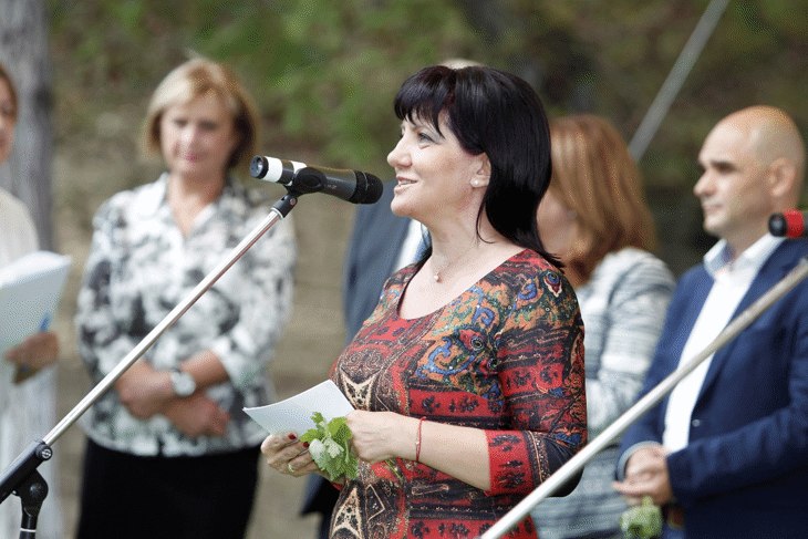 Председателят на Народното събрание Цвета Караянчева откри XVI-ия Международен панаир на традиционните занаяти в Етнографски музей на открито „Етър“