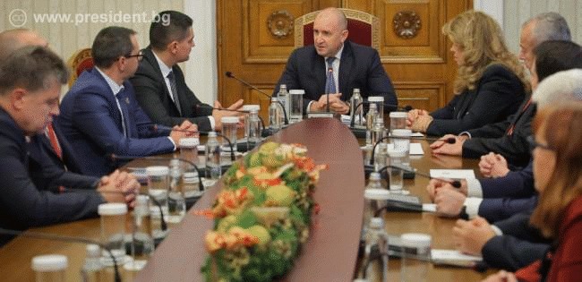 Държавният глава: Работната атмосфера в парламента се влошава с всеки изминал ден, но хората очакват той да реши важни задачи