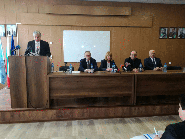 Министър Вълчев: Важно Е Да Инвестираме В Наука