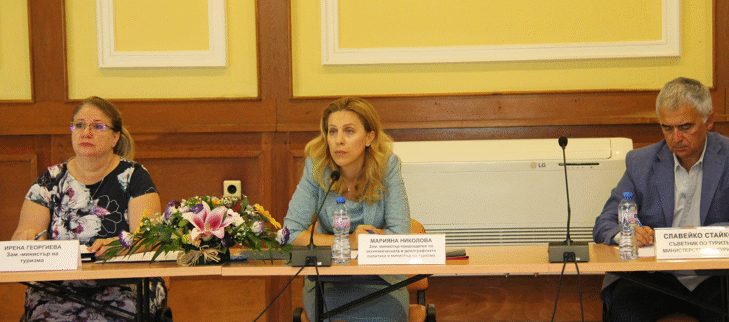 Вицепремиерът Марияна Николова на среща с представители на концесионерите: Помощта за пътувания от 210 лв., която получават хората на първа линия, ще е в подкрепа на целия сектор