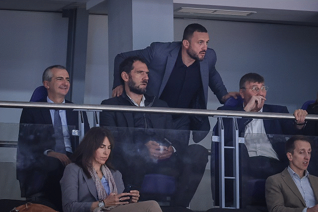 Министърът Илиев подкрепи състезателките от националния отбор на България по баскетбол в двубоя им срещу Финландия