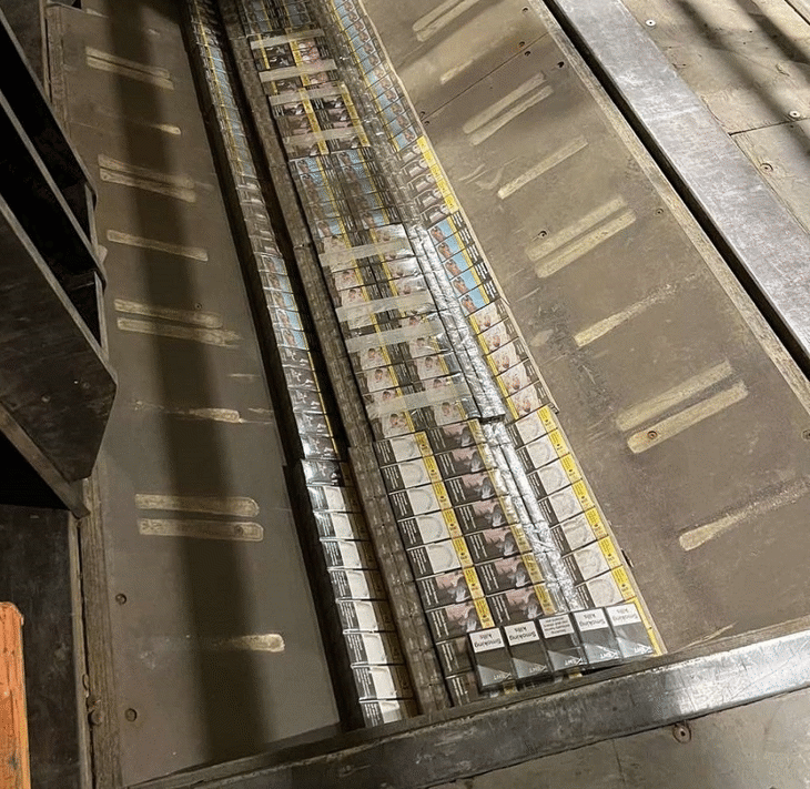 Митническите служители на МП Лесово откриха контрабандни цигари в пода на товарен автомобил