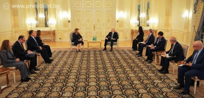 Задълбочаване на енергийното сътрудничество между България и Азербайджан обсъди държавният глава Илияна Йотова с президента Алиев