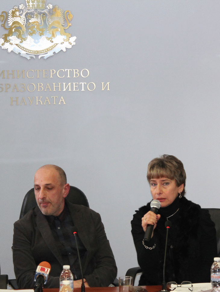 Министър Тодор Танев: „История Славянобългарска“ Нито Пада, Нито Изчезва, Отива В Ix Клас