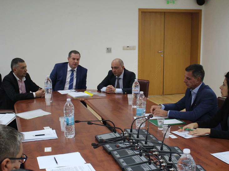 Диалогът между "Русгеоком БГ" АД и протестиращите срещу добива на газ зърнопроизводители от Добричко ще продължи