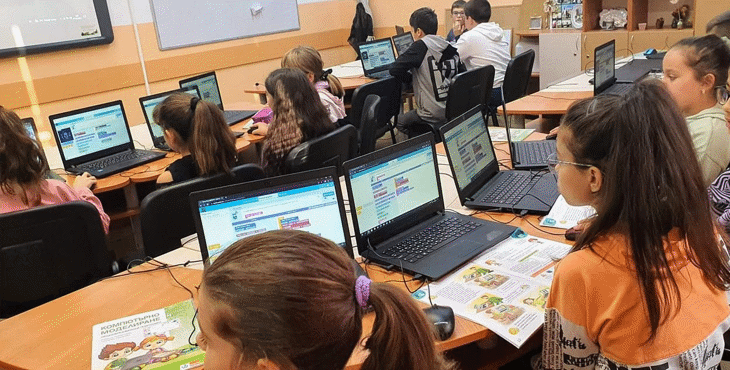 80 000 Ученици Усъвършенстват Дигиталните Си Умения В Клубове По Интереси