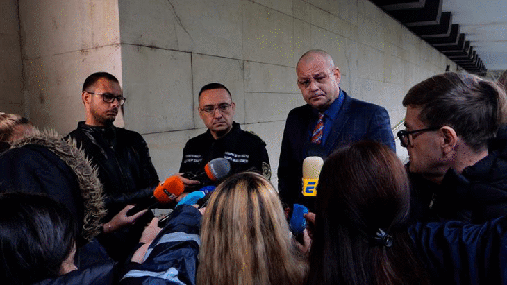 Оперативният щаб: Спазвайте указанията на служителите на МВР