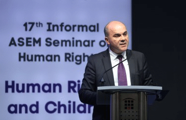 Министър Петков: Броят на децата в институции е намалял с 90%