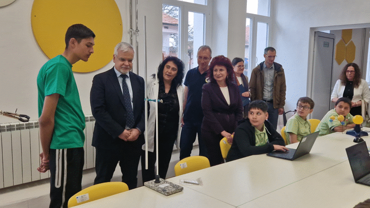 Акад. Витанов Откри Нов Stem Център В Су „Васил Левски“ В Ябланица