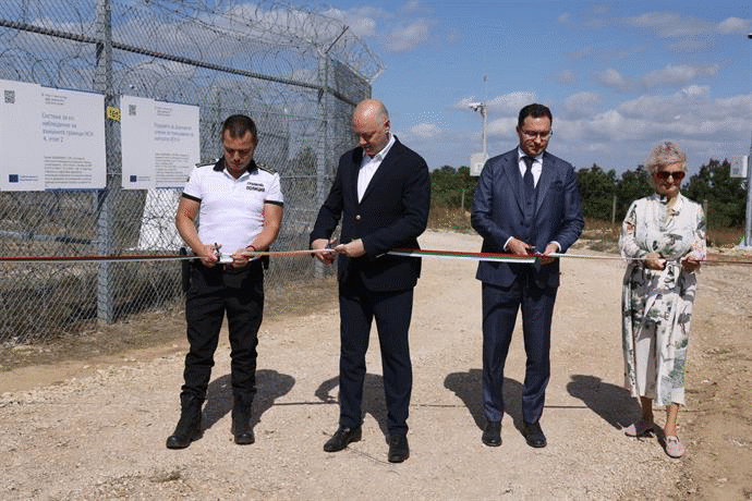 Министър Митов: Граничните полицаи предпазват страната ни от хаоса на нелегалната миграция