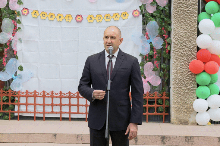 Румен Радев: Нашата цел е всяко дете в България да има равен достъп до качествено образование