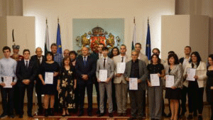 Чл.-кор. Пашева присъства на награждаването на млади таланти в областта на информатиката