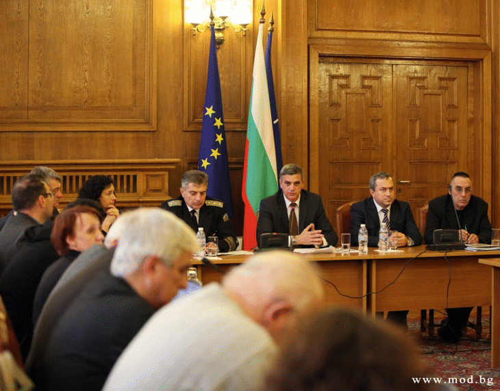 Министърът на отбраната Стефан Янев призова за започване на дебат за увеличаване на бюджета за отбрана