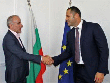 Financial Times идва в България