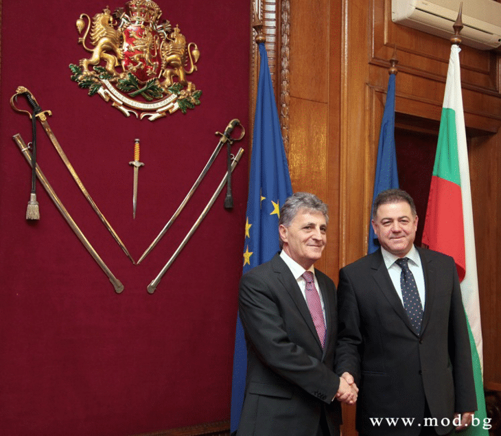 Министрите на отбраната на България и Румъния проведоха среща