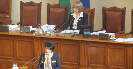 Десислава Атанасова и Делян Добрев положиха клетва пред Народното събрание като министри