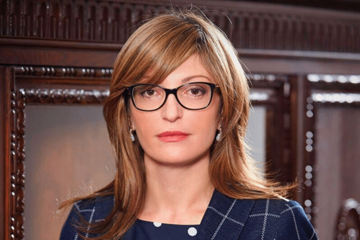 Екатерина Захариева: Договорът с Република Македония ще постави ново начало, но пътят ще е дълъг