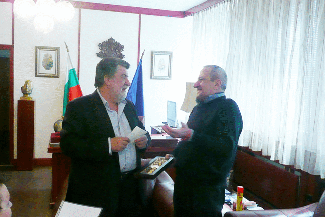 Министър Вежди Рашидов Честити Ново Внуче На Актьора Велко Кънев