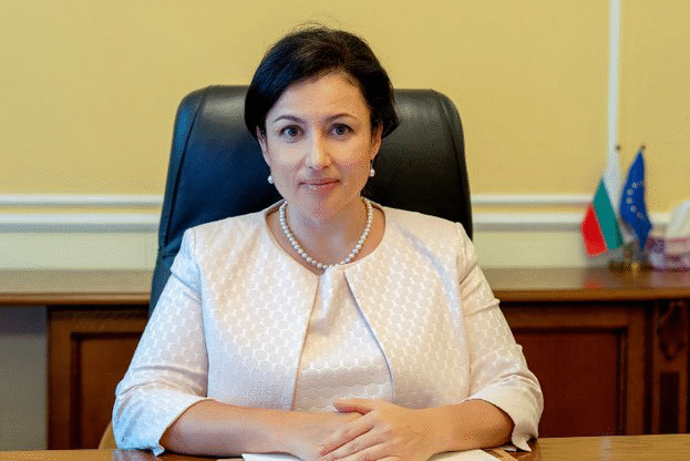 Министър Танева ще открие VI Мегафорум за агробизнес, вино, храни и оборудване