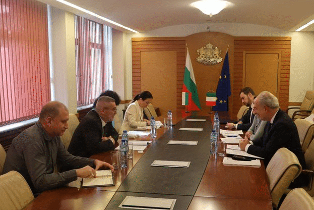 Министър Тахов се срещна с посланика на Италия Н. Пр. Марчело Апичела