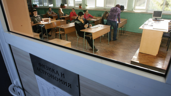 Над 55 000 Зрелостници Искат Да Се Явят На Матурите