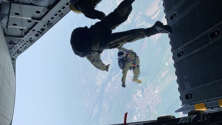 Стартира парашутната подготовка в Българската армия