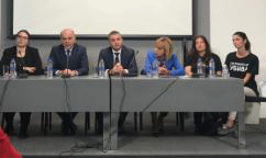 Омбудсманът, властта и протестиращите майки договориха общ план за действие по законите за хората с увреждания