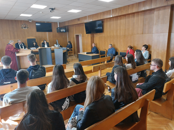 Магистрати посрещнаха ученици в Деня на отворените врати в Съдебната палата в гр. Кюстендил