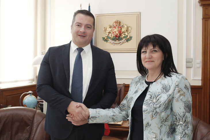 България ще продължи ангажирано да подкрепя европейската интеграция на Черна гора и е готова да сподели своя опит в преговорния процес, заяви председателят на парламента Цвета Караянчева на среща с черногорски парламентаристи