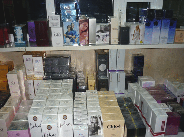 Голямо количество контрабандни парфюми задържаха митническите и гранични служители на ГКПП Лесово