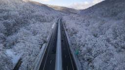 Над 640 снегорина обработват републиканските пътища. Трасетата са проходими при зимни условия, работа продължава. Шофирайте внимателно!