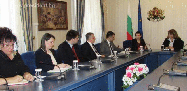 Спазването на правата на българското малцинство в Сърбия обсъди вицепрезидентът Йотова на среща със сръбска парламентарна делегация