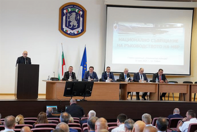 Министър Митов: Образът на МВР се гради от доверието на гражданите, всяко едно действие на полицаите трябва да буди уважение